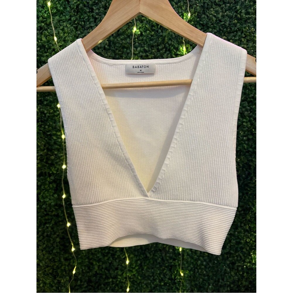 BABATON MEDIUM ✨ ribbed deep v-neck White Bra/ Crop-top EUC